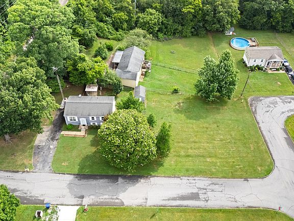 3rd image of 5301 Fontaine Rd