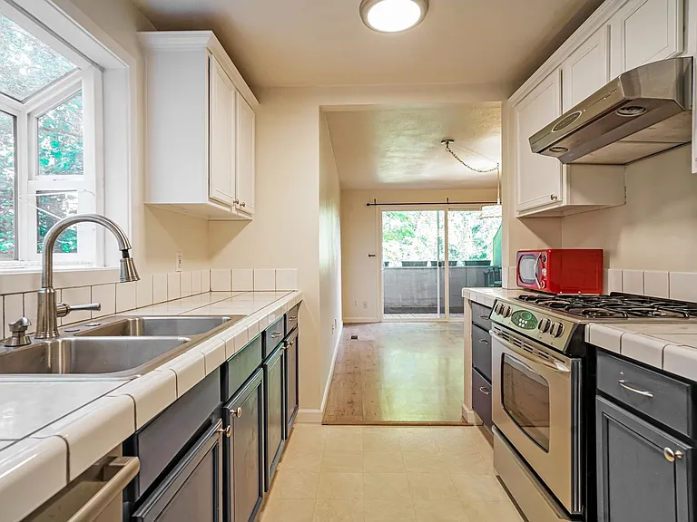 4226 SW Garden Home Rd — Photo 7