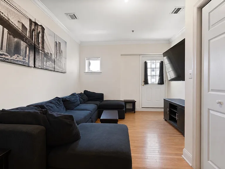 218 Jackson St #7 — Photo 7