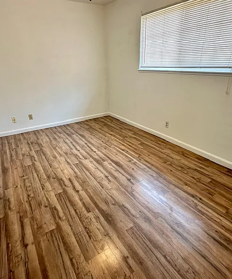 120 Park Ave — Photo 9