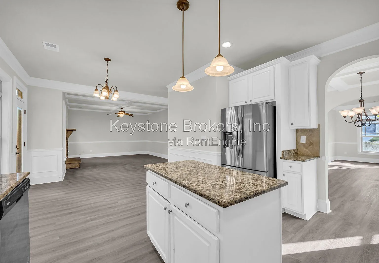 4 bed, 2.5 bath, 2546 sqft, $2,225 — Photo 2