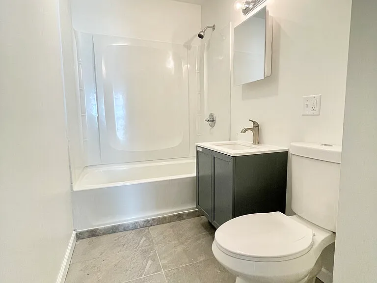 9 Reynolds Ave — Photo 5