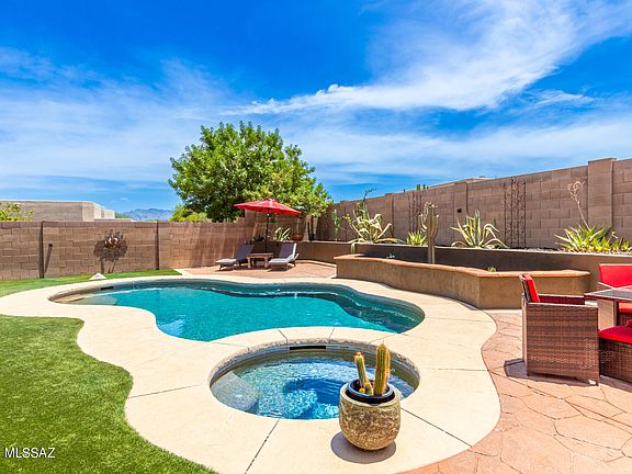 3rd image of 8214 N Sombrero Point Dr
