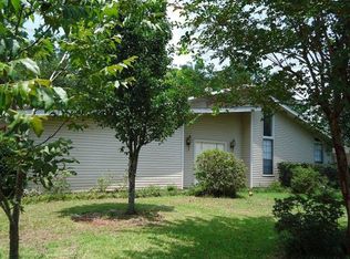 1209 Highland Dr, Picayune, MS 39466