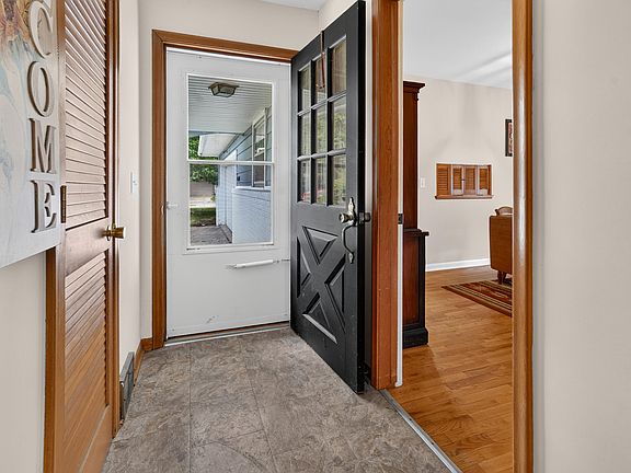 4th image of 2410 Rossiter Pl