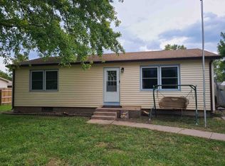 112 McKinley Ct, Lindsborg, KS 67456