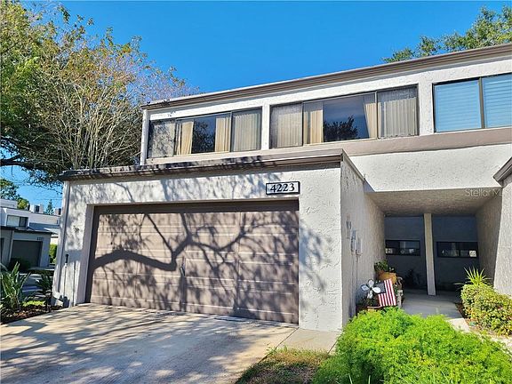 3rd image of 4223 Fairway Cir