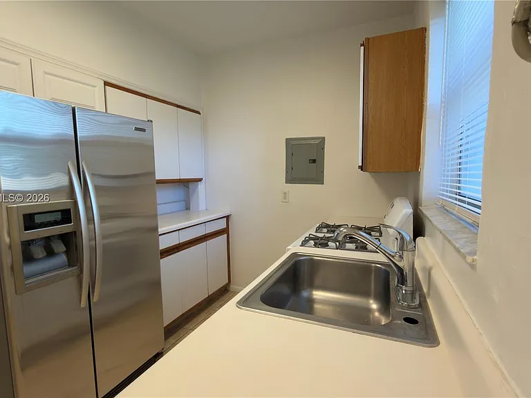 808 84th St #810 — Photo 3