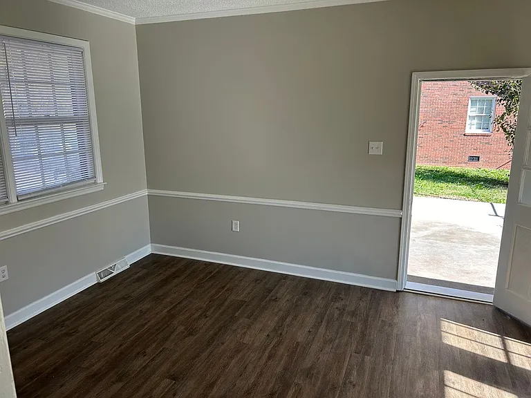 733 Marlee Dr — Photo 2