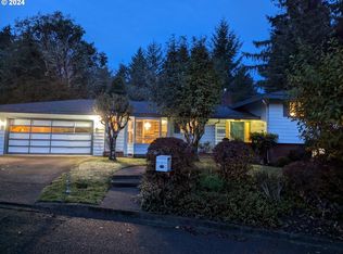 1865 Lincoln Rd, Coos Bay, OR 97420