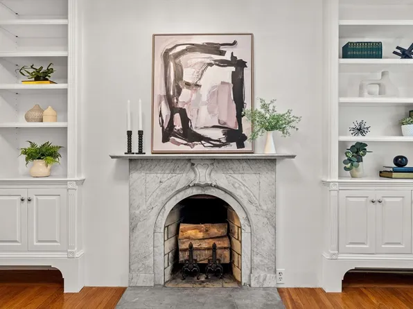 273 Bunker Hill St #1, Charlestown, MA 02129