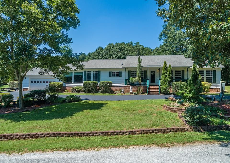 1st image of 255 Hemlock Dr