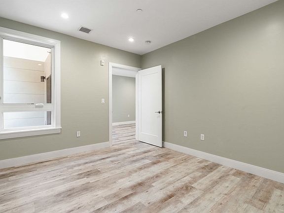 5th image of 1430 Tremont St