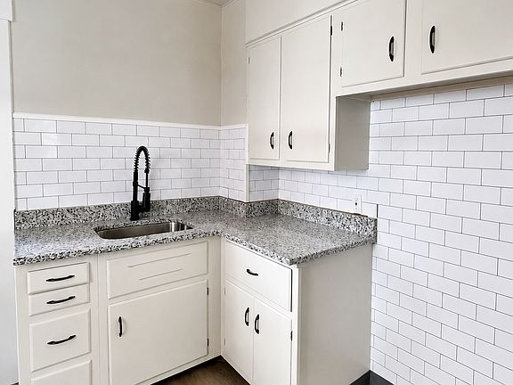 4th image of 1321-1325 Wareman Ave #1
