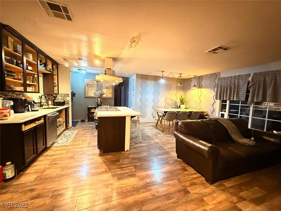 2nd image of 1436 Patriot St