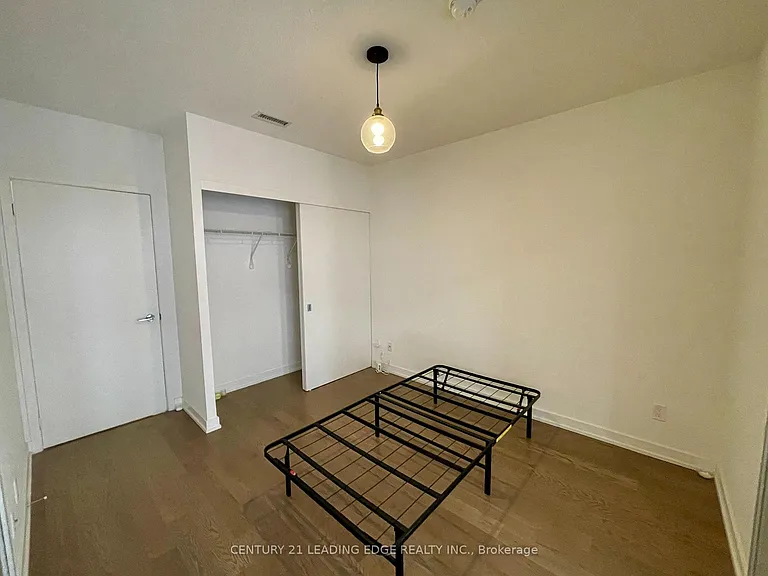 25 Richmond St E #421 — Photo 10