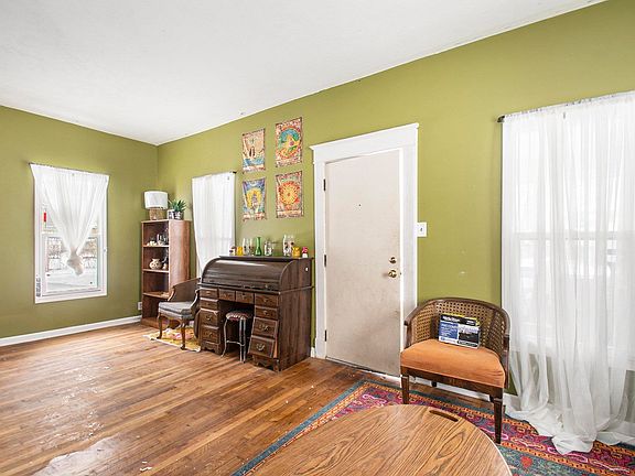 4th image of 1717 Anderson Ave
