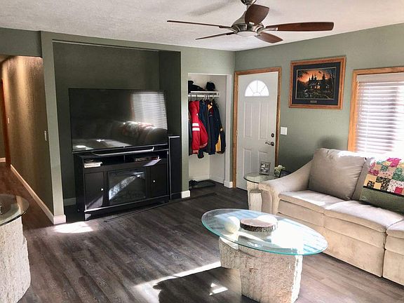2nd image of 425 Springwood Dr
