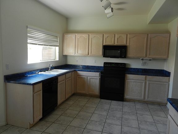3rd image of 369 E Palomino Ct