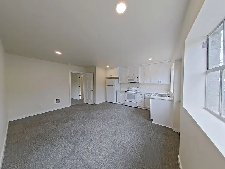 1445 Railroad Blvd #34 — Photo 2
