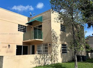 Les Chateaux At Int Gard, Miami, FL 33175