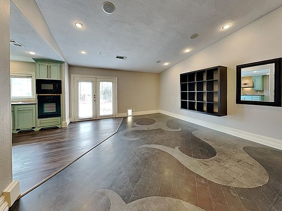 3rd image of 5064 Nash Dr