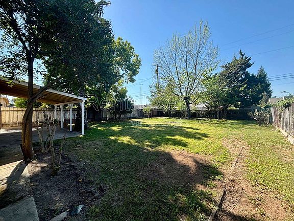 3rd image of 1531 Marguerite St