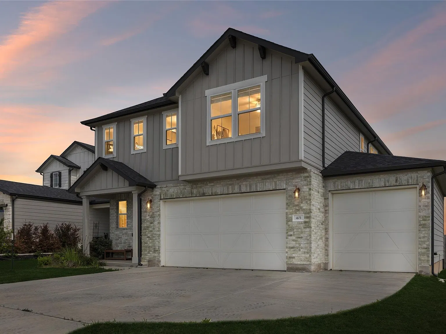 4 bed, 2.5 bath, 2496 sqft, $2,150 — Photo 3