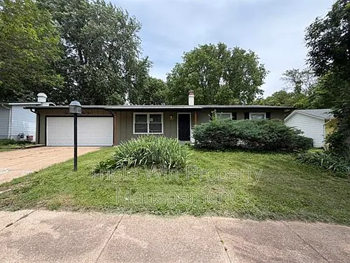 2245 Lindsay Ln Photo 1