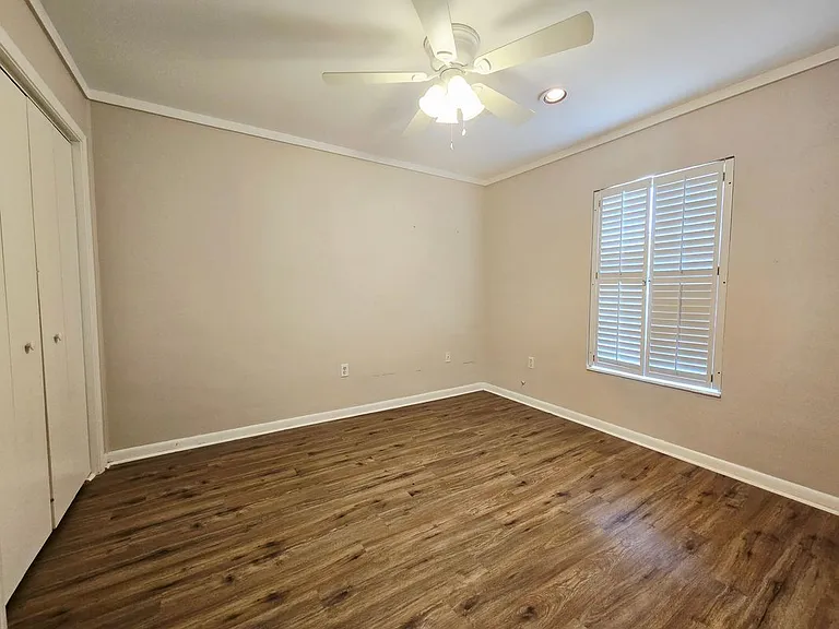 341 Selma St — Photo 8