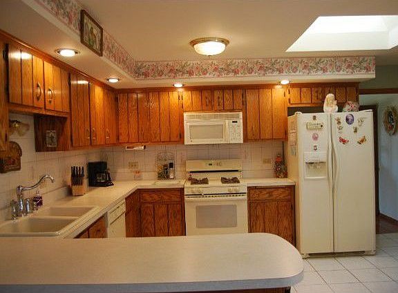 4th image of 8108 Bunker Dr