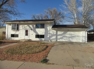 19 Glenmore Rd, Pueblo, CO 81001