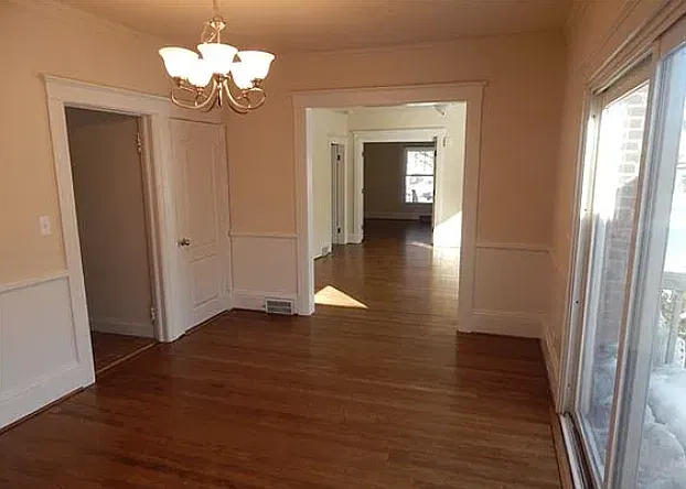 4 bed, 2555 sqft, $3,200 — Photo 3