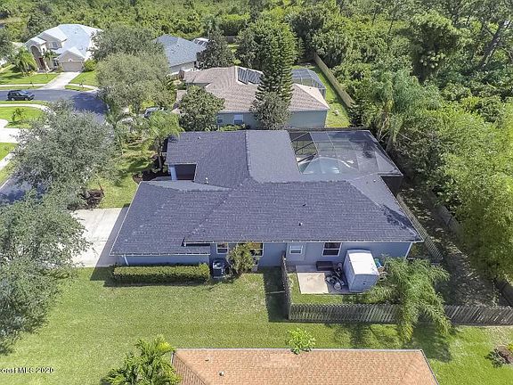 2nd image of 5755 Newbury Cir