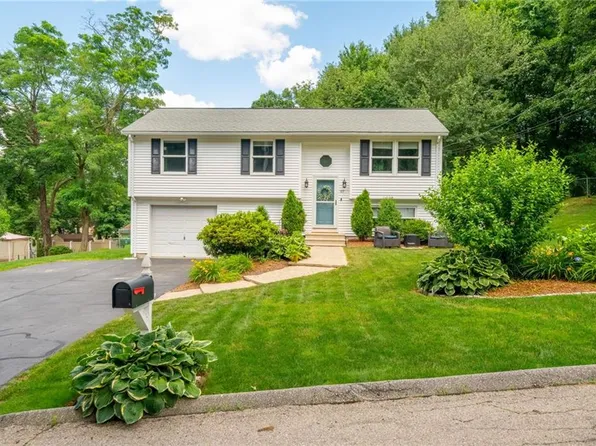 97 Hill Top Dr, Johnston, RI 02919
