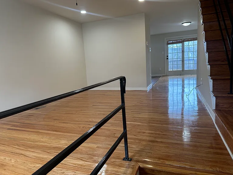 315 Mary St — Photo 9