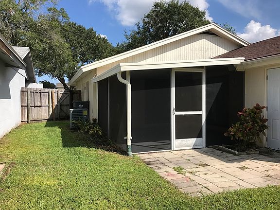 3rd image of 10313 Del Mar Cir
