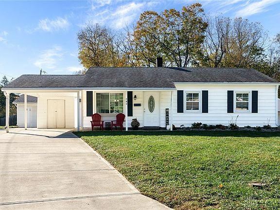 2nd image of 180 Pinegrove Dr