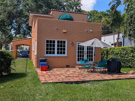 3rd image of 1324 Sorolla Ave