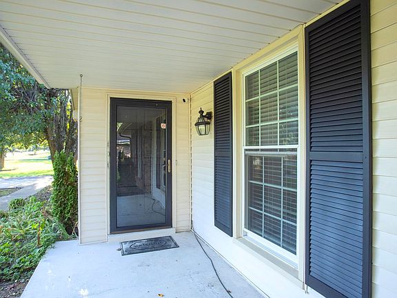 4th image of 113 Woodyside Dr