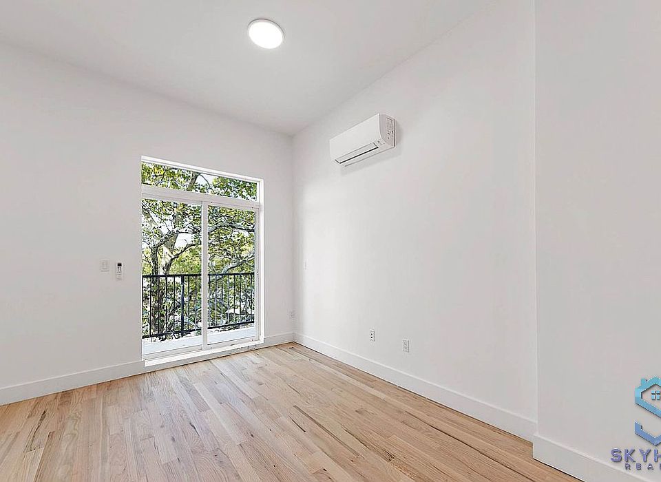 1st image of 897 New York Ave #4N