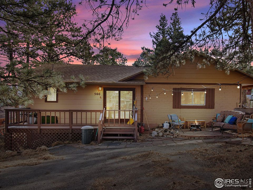 1st image of 560 Columbine Ave