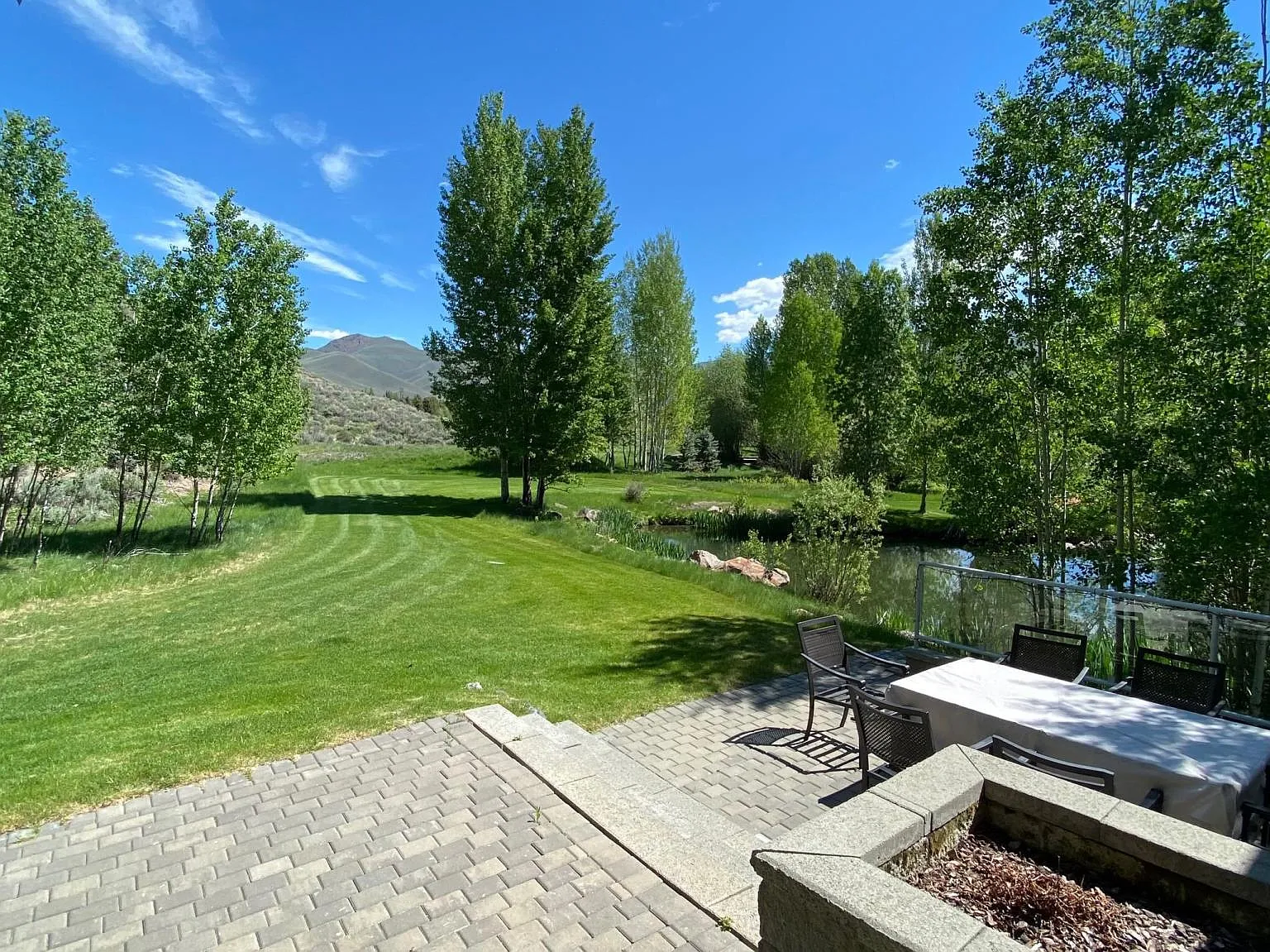 4 bed, 4101 sqft, $9,500 — Photo 3