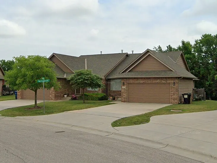 413 E Aaron Dr #1