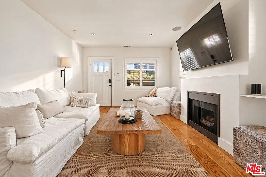 3 bed, 2.0 bath, $10,750 — Photo 2
