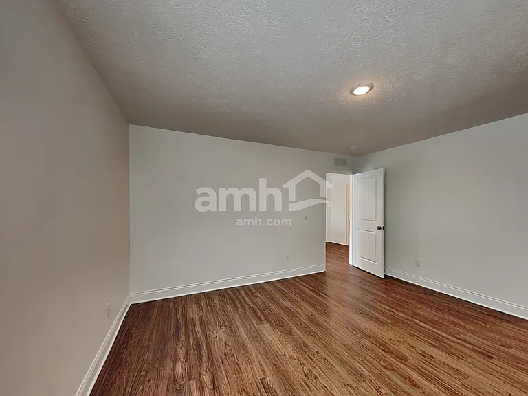 886 Castor Dr — Photo 23