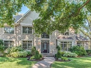 550 S Wright St, Naperville, IL 60540