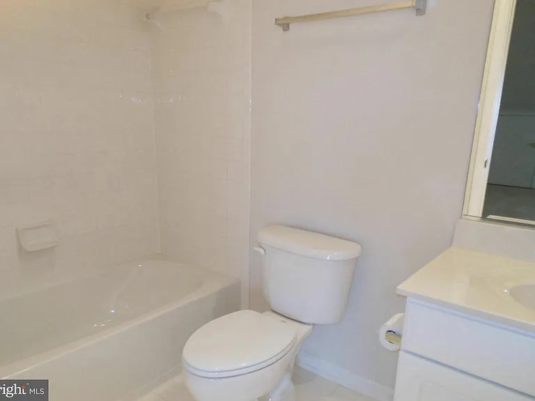 104 Oak Knoll Ter — Photo 13
