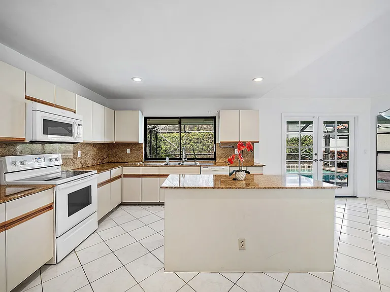 6005 Buena Vista Ct — Photo 25