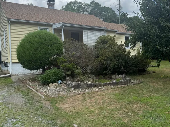 37 New London Turnpike, Montville, CT 06382